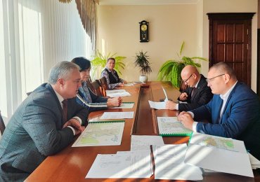 Глава администрации СЭЗ "Гомель-Ратон" Владимир Привалов встретился с Председателем Рогачевского райисполкома Александром Атрощенко
