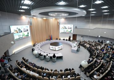 Мэр Гомеля встретился с молодыми специалистами